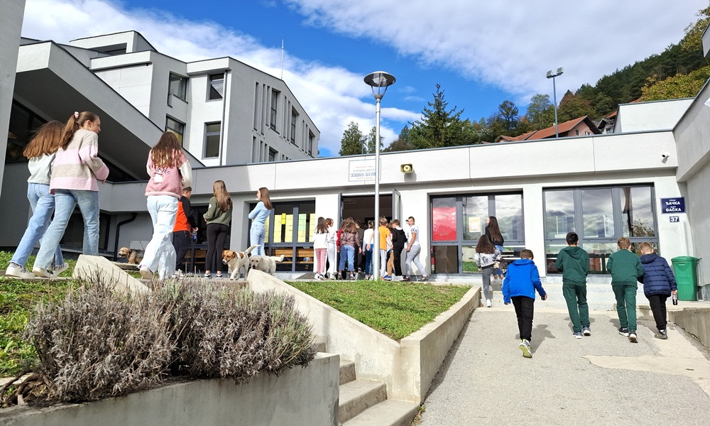 Претње бомбама испразниле учионице (Фото: архивски снимак)